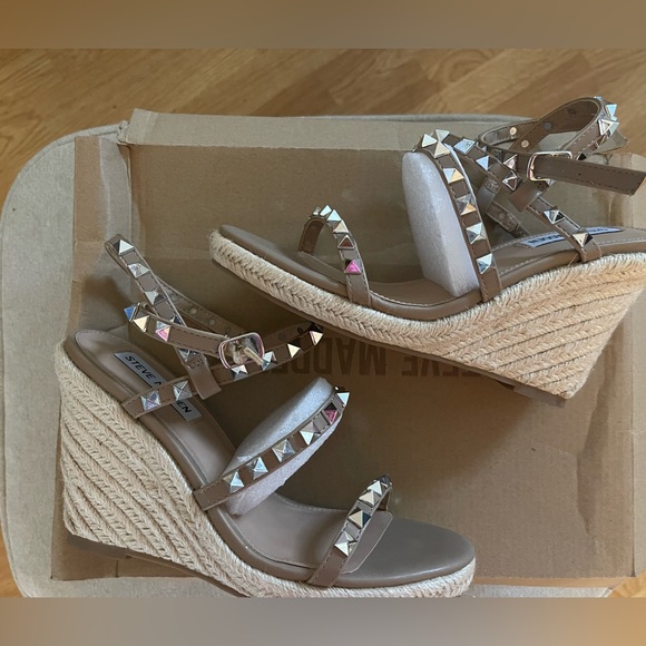 Steve Madden Studded Wedges Mali Tan - Picture 4 of 5